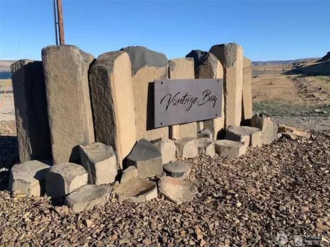 630 Vantage Bay Loop #98950, Ellensburg, WA 98926
