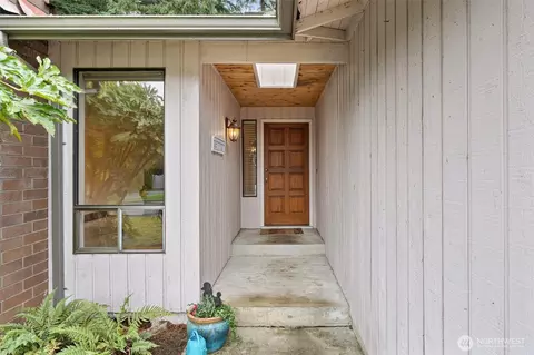 Entry Way - 2610 81st Pl SE, Everett, WA 98203 photo 1 of 2