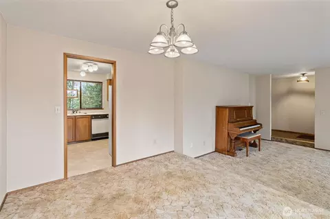 Living - 2610 81st Pl SE, Everett, WA 98203 photo 2 of 7