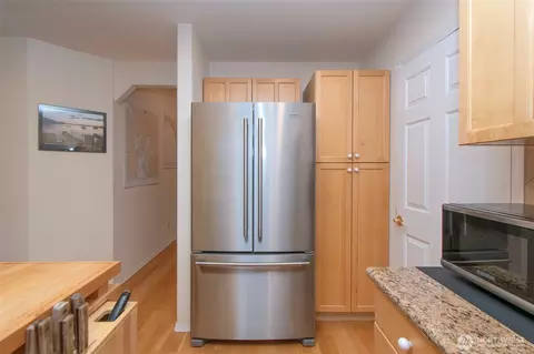 Kitchen - 252 Laura Ln, Sequim, WA 98382 photo 4 of 5