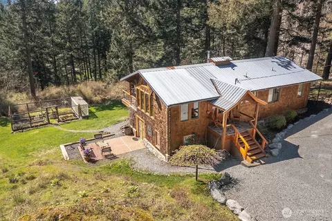 118 Bulman Ln, Olga, WA 98279