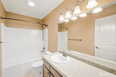 Bath - 3413 189th Pl SE, Bothell, WA 98012 photo 1 of 3