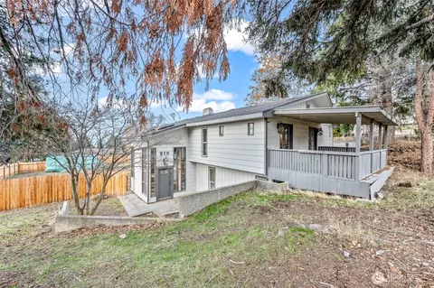809 N Kenroy Ter, East Wenatchee, WA 98802