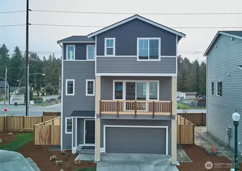 18527 SE 271st Ct, Covington, WA 98042