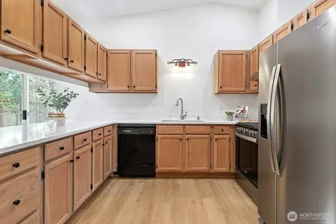 Kitchen - 2704 130th St SE, Everett, WA 98208 photo 1 of 4