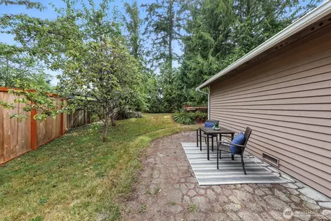 Exterior - 2704 130th St SE, Everett, WA 98208 photo 2 of 4