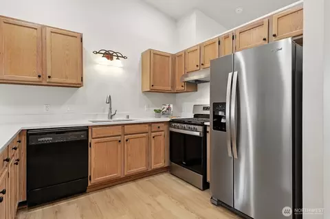 Kitchen - 2704 130th St SE, Everett, WA 98208 photo 3 of 4