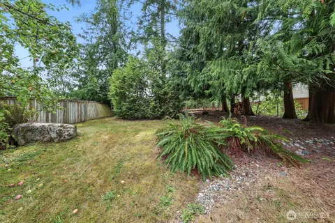 Exterior - 2704 130th St SE, Everett, WA 98208 photo 3 of 4