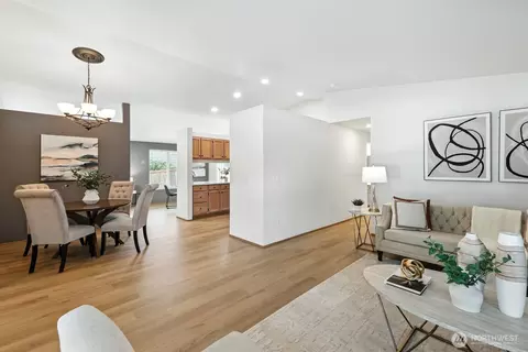 Living - 2704 130th St SE, Everett, WA 98208 photo 3 of 4