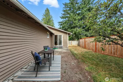 Exterior - 2704 130th St SE, Everett, WA 98208 photo 4 of 4