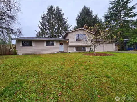 15 E Kellogg St, Clallam Bay, WA 98326