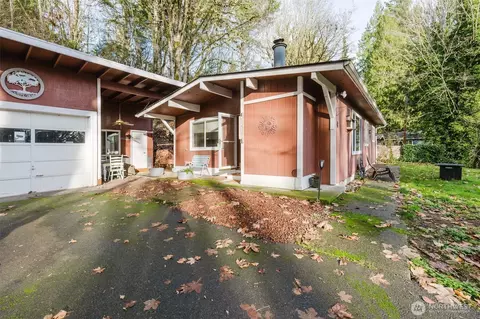 160 NE Virginia Ave, Belfair, WA 98528