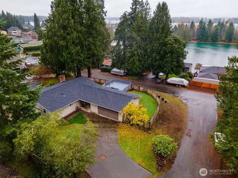 4614 Lakeridge Dr E, Lake Tapps, WA 98391