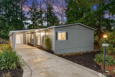 1119 Park Cir, Bothell, WA 98021