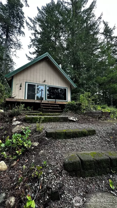 271 Salmon St, Brinnon, WA 98320