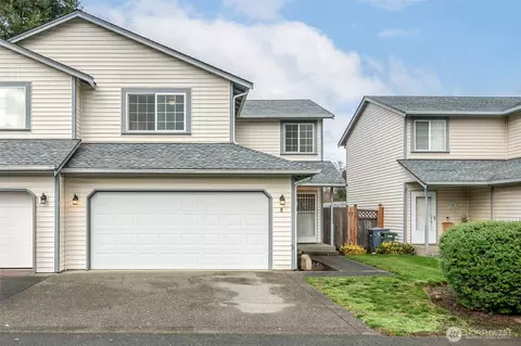 808 13th St SE #E, Puyallup, WA 98372