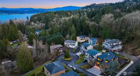 16305 SE 37th St, Bellevue, WA 98008