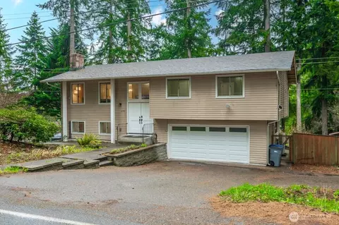 12391 S Keyport Rd NE, Poulsbo, WA 98370