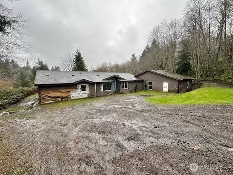 210 Pilgrim Rd, Castle Rock, WA 98611