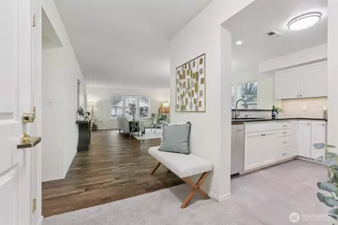 4133 224th Ln SE #103, Issaquah, WA 98029