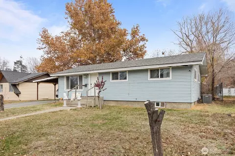 1715 N 24th Ave, Pasco, WA 99301