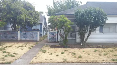 Exterior - 960 19th, Longview, WA 98632 photo 6 of 6