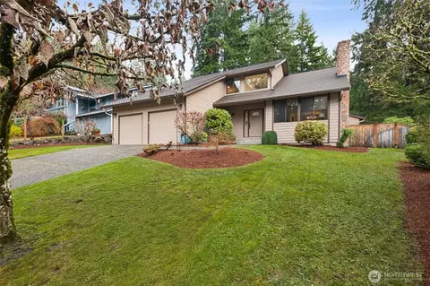 19714 41st Ave NE, Lake Forest Park, WA 98155