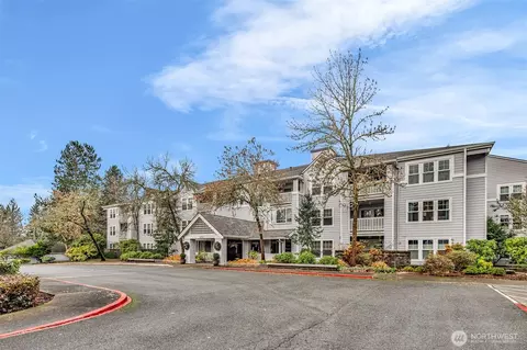 3941 226th Pl SE #211, Issaquah, WA 98029