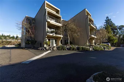 525 Lebo Blvd #B1, Bremerton, WA 98310
