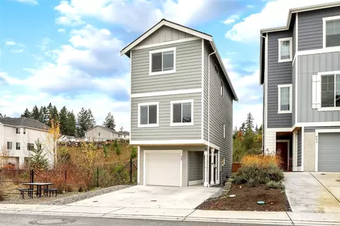 981 NW Highgarden Dr, Bremerton, WA 98311