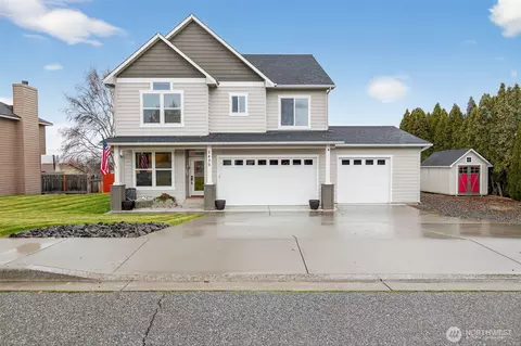 2429 Highland View Dr, East Wenatchee, WA 98802