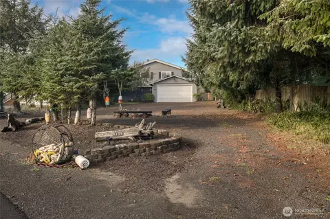 373 Sand Dune Ave NW, Ocean Shores, WA 98569