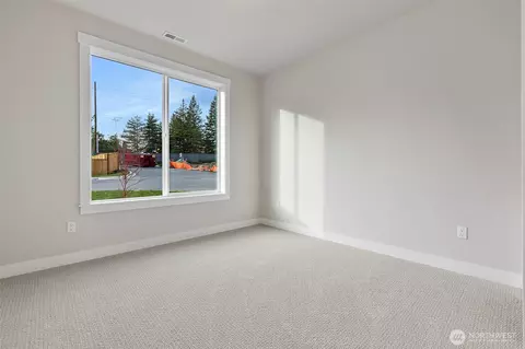 Bedroom - 1529 Lockridge Loop E, Enumclaw, WA 98022 photo 4 of 4