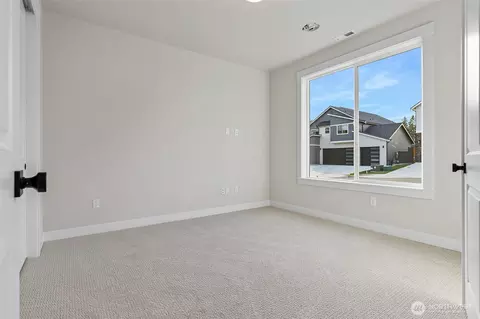 Bedroom - 1529 Lockridge Loop E, Enumclaw, WA 98022 photo 1 of 4