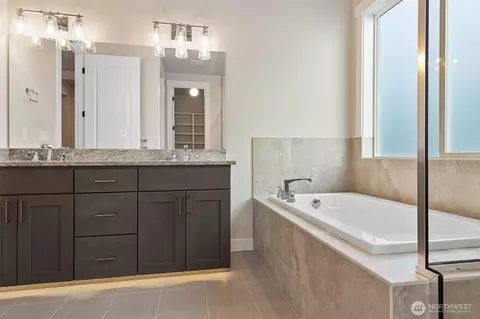 Bath - 1529 Lockridge Loop E, Enumclaw, WA 98022 photo 1 of 5