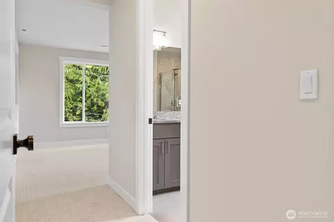 Entry Way - 1529 Lockridge Loop E, Enumclaw, WA 98022 photo 3 of 3