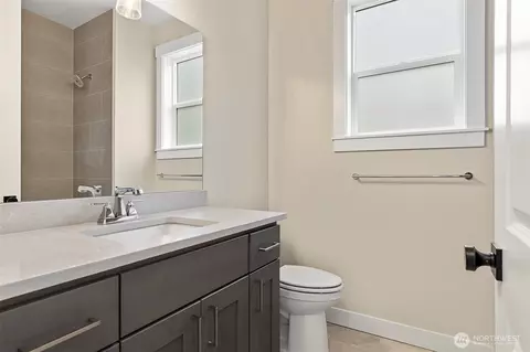 Bath - 1529 Lockridge Loop E, Enumclaw, WA 98022 photo 5 of 5