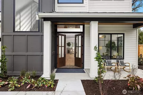 12905 SE 4th Pl, Bellevue, WA 98005