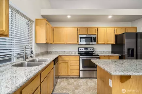 Kitchen - 18714 17th Ave E, Spanaway, WA 98387 photo 2 of 7