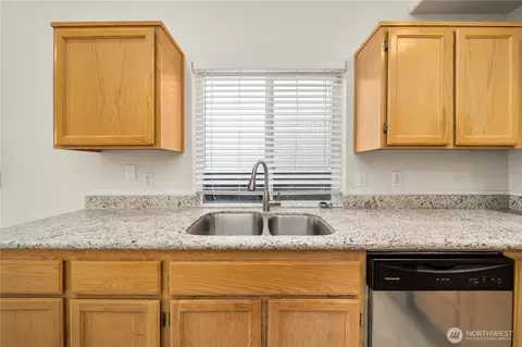 Kitchen - 18714 17th Ave E, Spanaway, WA 98387 photo 6 of 7