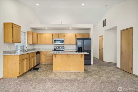Kitchen - 18714 17th Ave E, Spanaway, WA 98387 photo 7 of 7