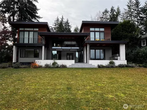 4652 95th Ave, Yarrow Point, WA 98004