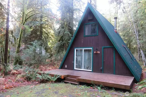 7045 Church Mountain Pl, Glacier, WA 98244