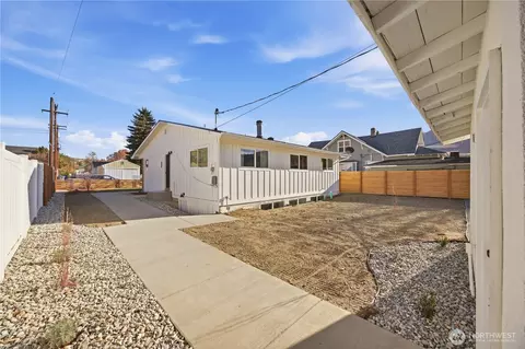 409 N Cedar St, Chelan, WA 98816 photo 25