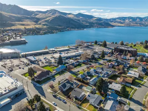 409 N Cedar St, Chelan, WA 98816 photo 3