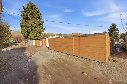 409 N Cedar St, Chelan, WA 98816 photo 28