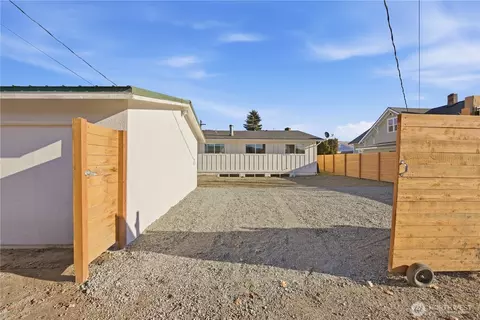 409 N Cedar St, Chelan, WA 98816 photo 30