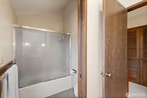 Bath - 70 Twin View Dr, Sequim, WA 98382 photo 4 of 4