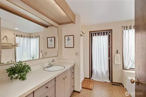 Bath - 70 Twin View Dr, Sequim, WA 98382 photo 1 of 4
