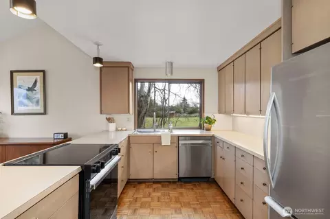 Kitchen - 70 Twin View Dr, Sequim, WA 98382 photo 2 of 2